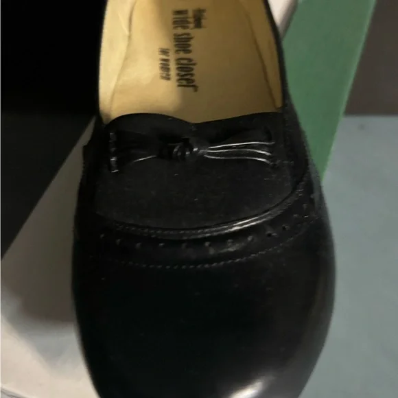 Women's Black Leather Loafers - Picture 2 of 3